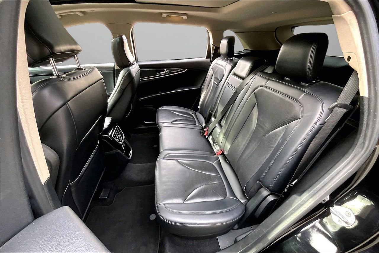 Used 2022 Lincoln Nautilus Reserve image 23