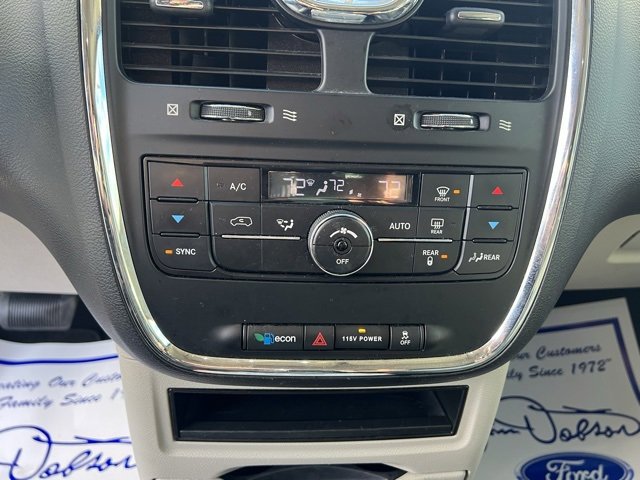 Used 2016 Chrysler Town & Country Touring image 21