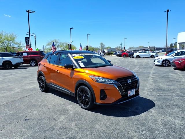 Used 2023 Nissan Kicks SR w/ SR Premium Package FWD image 5