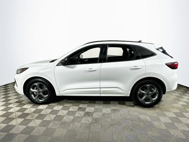 Used 2023 Ford Escape ST-Line w/ Tech Pack #1 FWD image 6