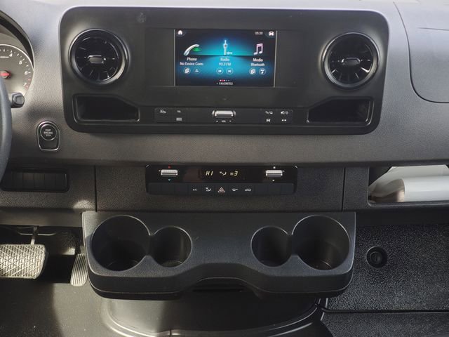 Used 2022 Mercedes-Benz Sprinter 1500 image 24