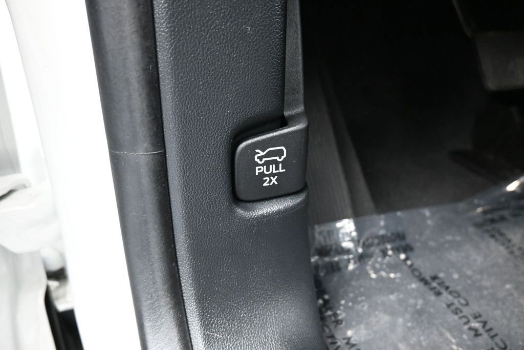 Used 2021 Ford Explorer XLT w/ Equipment Group 202A RWD image 35