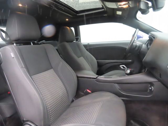 Used 2019 Dodge Challenger SXT w/ Driver Convenience Group image 23