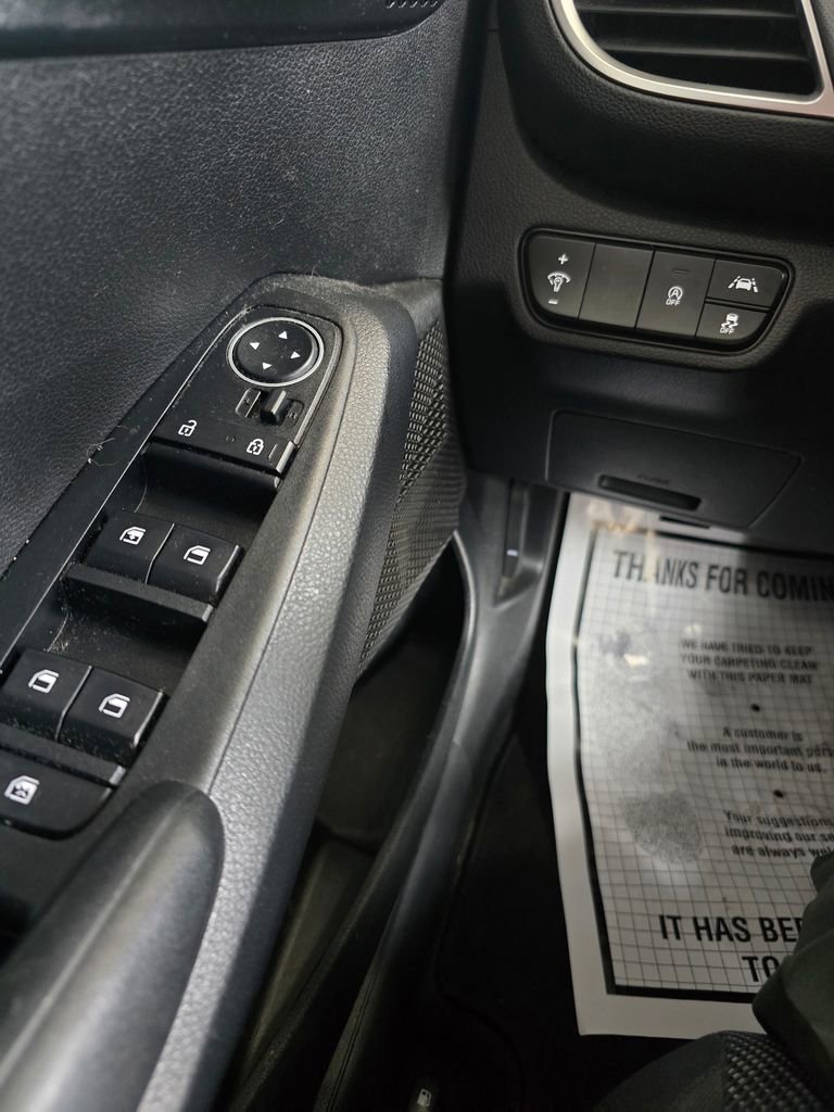 Used 2023 Kia Seltos LX image 22