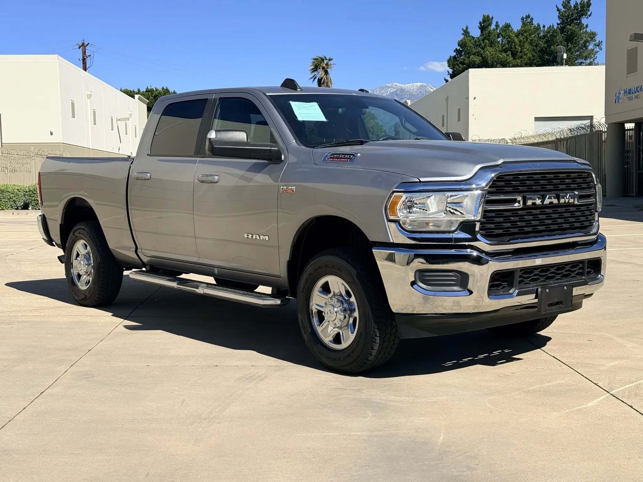 Used 2022 RAM 2500 Big Horn AWD/4WD image 3