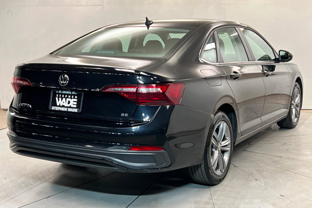 Used 2024 Volkswagen Jetta SE FWD image 5