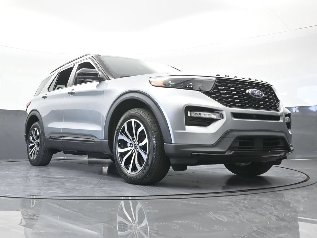Used 2023 Ford Explorer ST AWD/4WD image 70