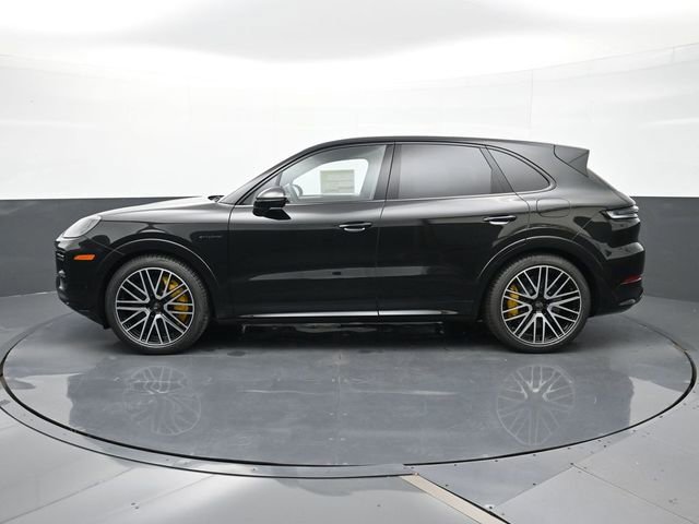 New 2026 Porsche Cayenne Turbo image 2