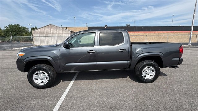 Used 2022 Toyota Tacoma SR image 2