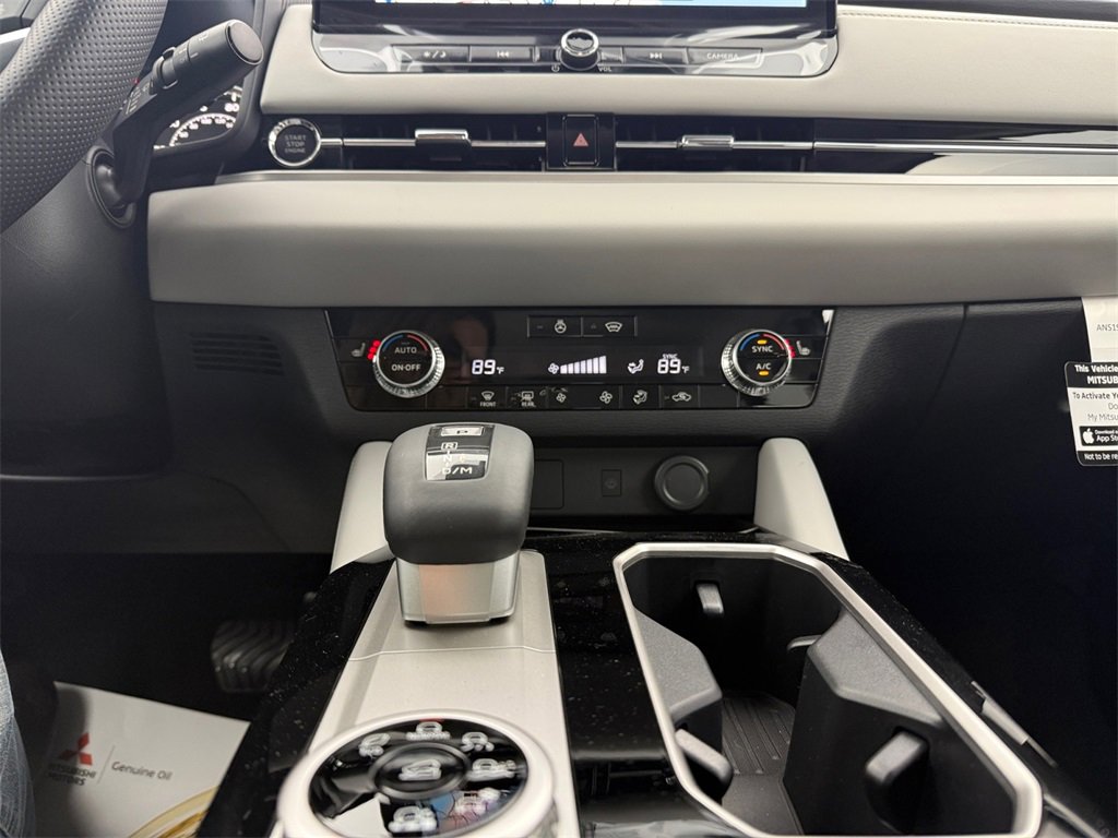 New 2026 Mitsubishi Outlander SE image 22