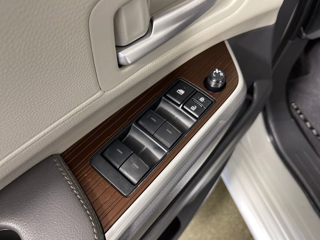 Certified 2024 Toyota Sienna XLE image 16