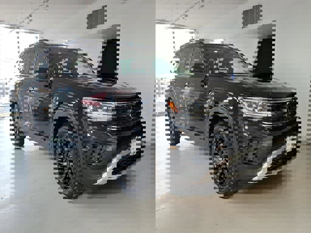 Used 2022 Volkswagen Atlas SE w/ Panoramic Sunroof Package image 3