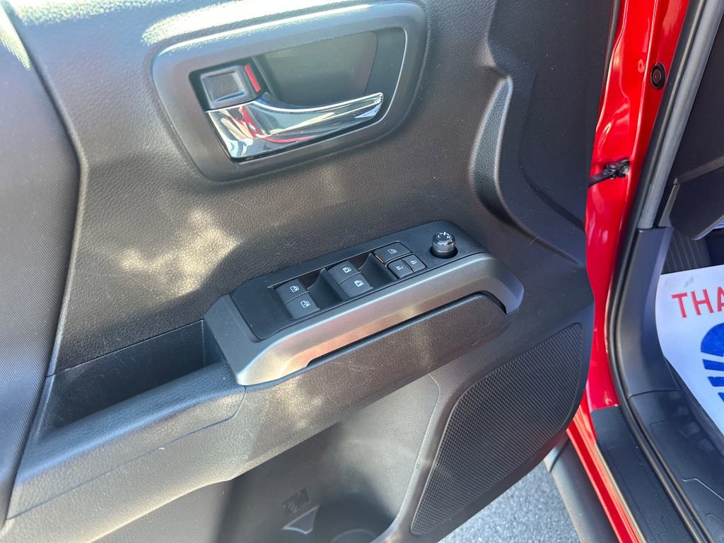 Used 2023 Toyota Tacoma TRD Off-Road image 15