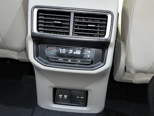 New 2026 Volkswagen Atlas SE image 8