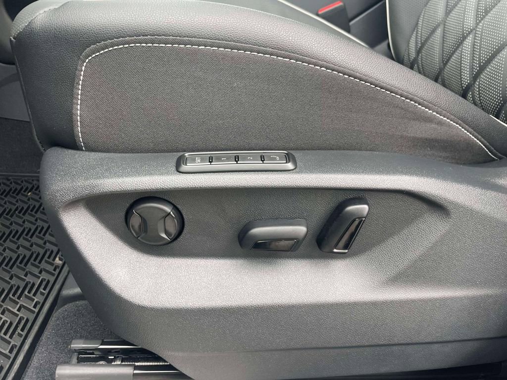 New 2026 Volkswagen Atlas SE image 19