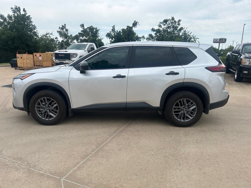 Certified 2024 Nissan Rogue S FWD image 2
