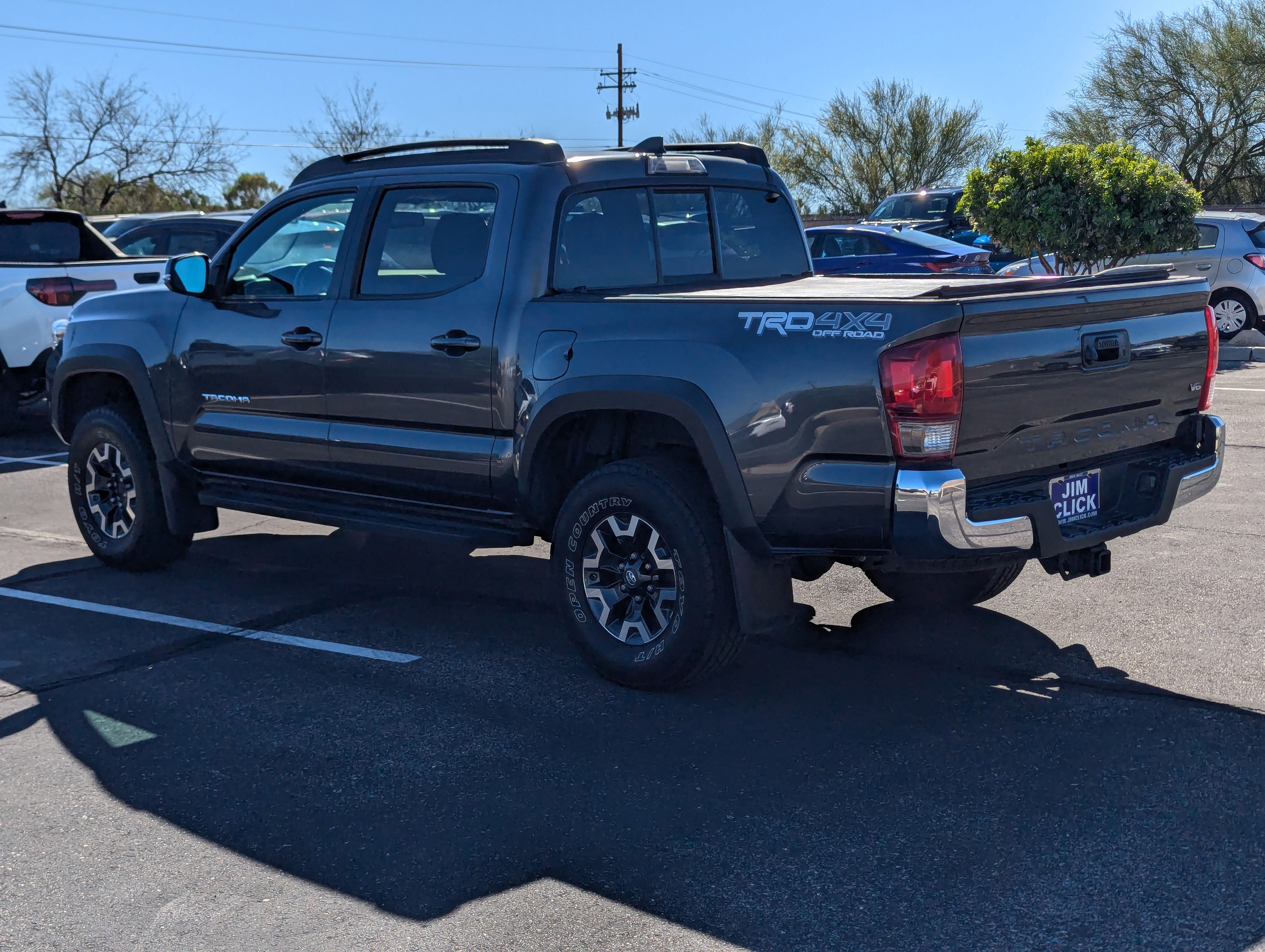 Used 2016 Toyota Tacoma TRD Off-Road w/ Towing Package image 4