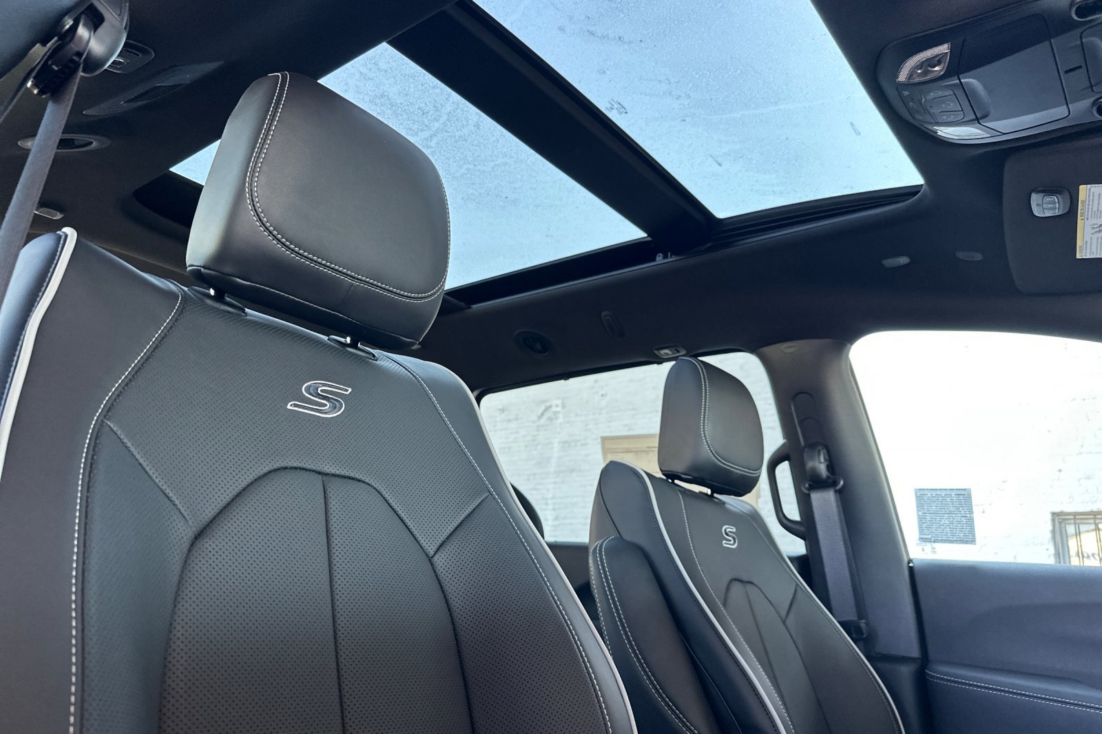 New 2026 Chrysler Pacifica Limited w/ S Appearance Package image 15