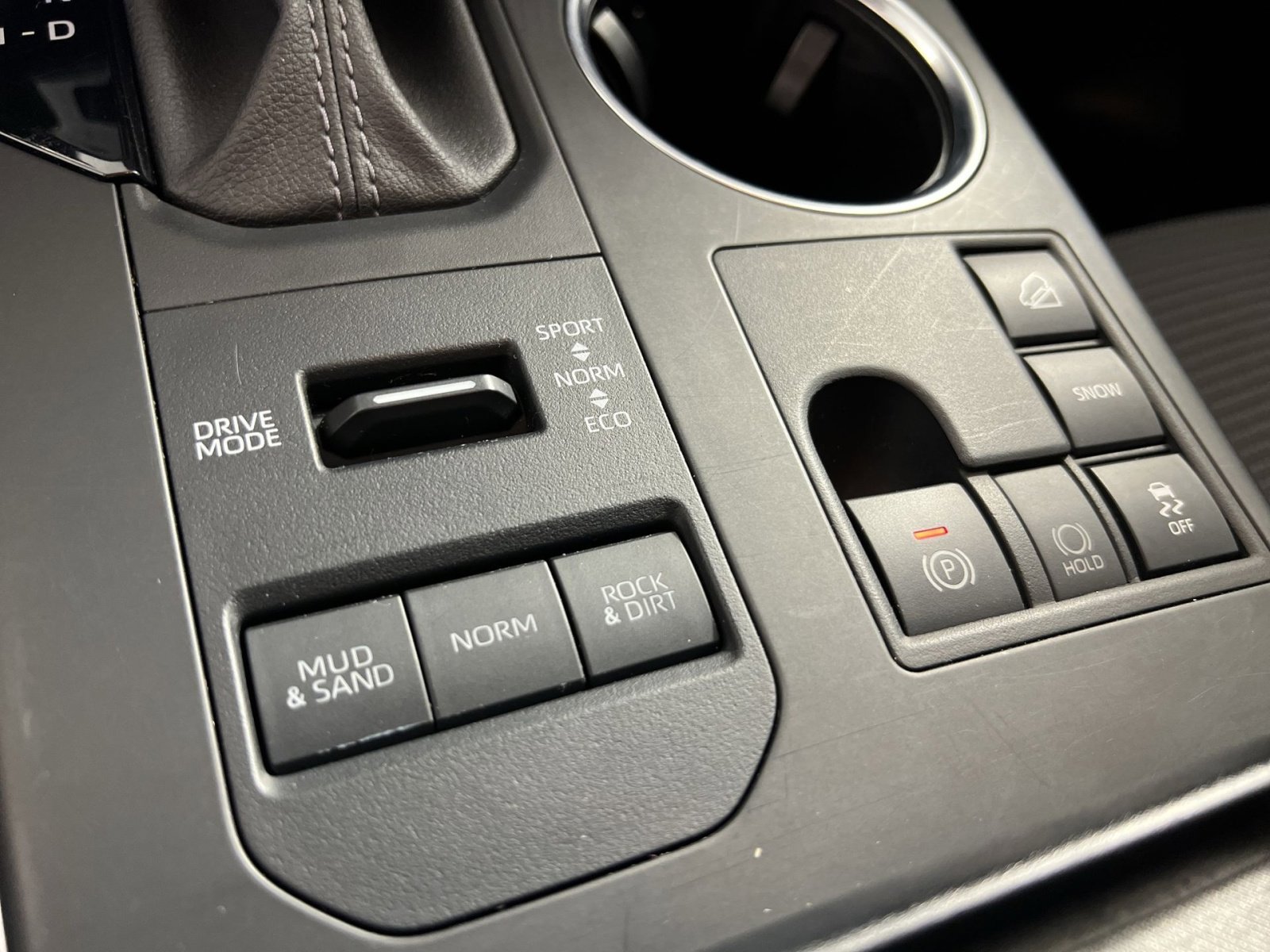 Used 2024 Toyota Highlander LE image 33