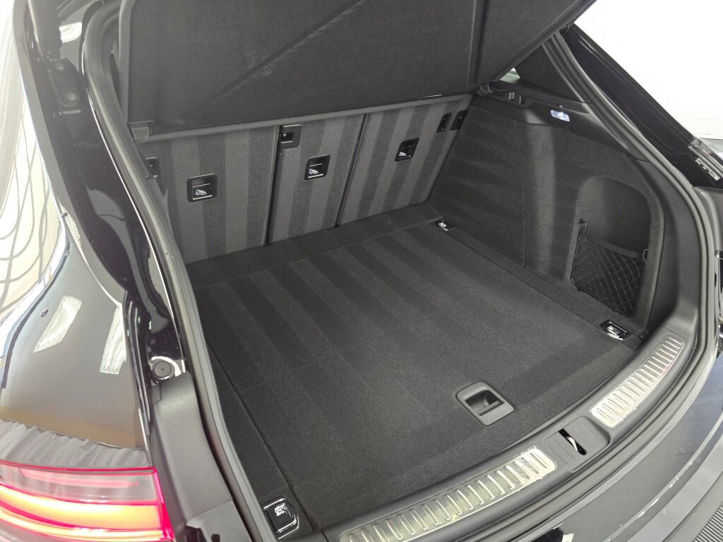 New 2026 Porsche Macan image 20