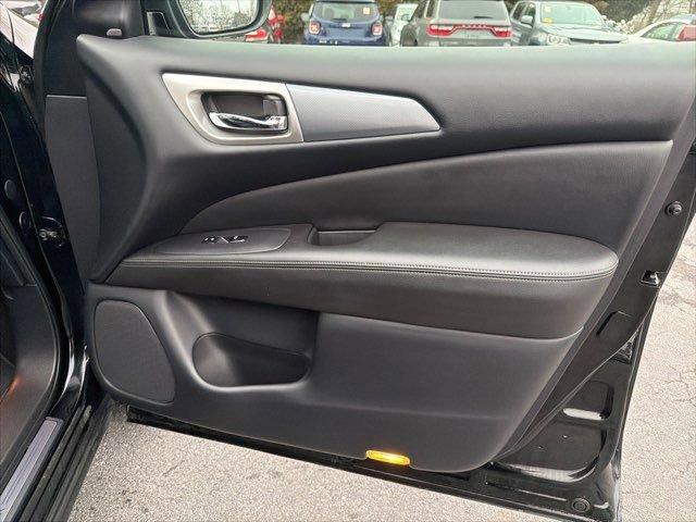 Used 2018 Nissan Pathfinder SL image 20