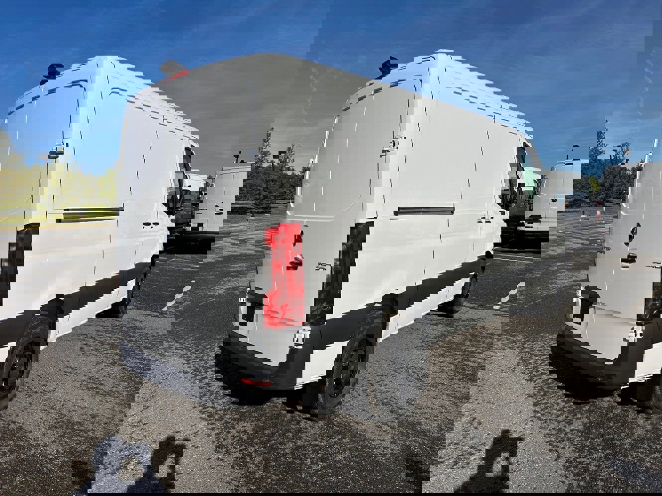 Used 2025 Mercedes-Benz Sprinter 2500 image 4