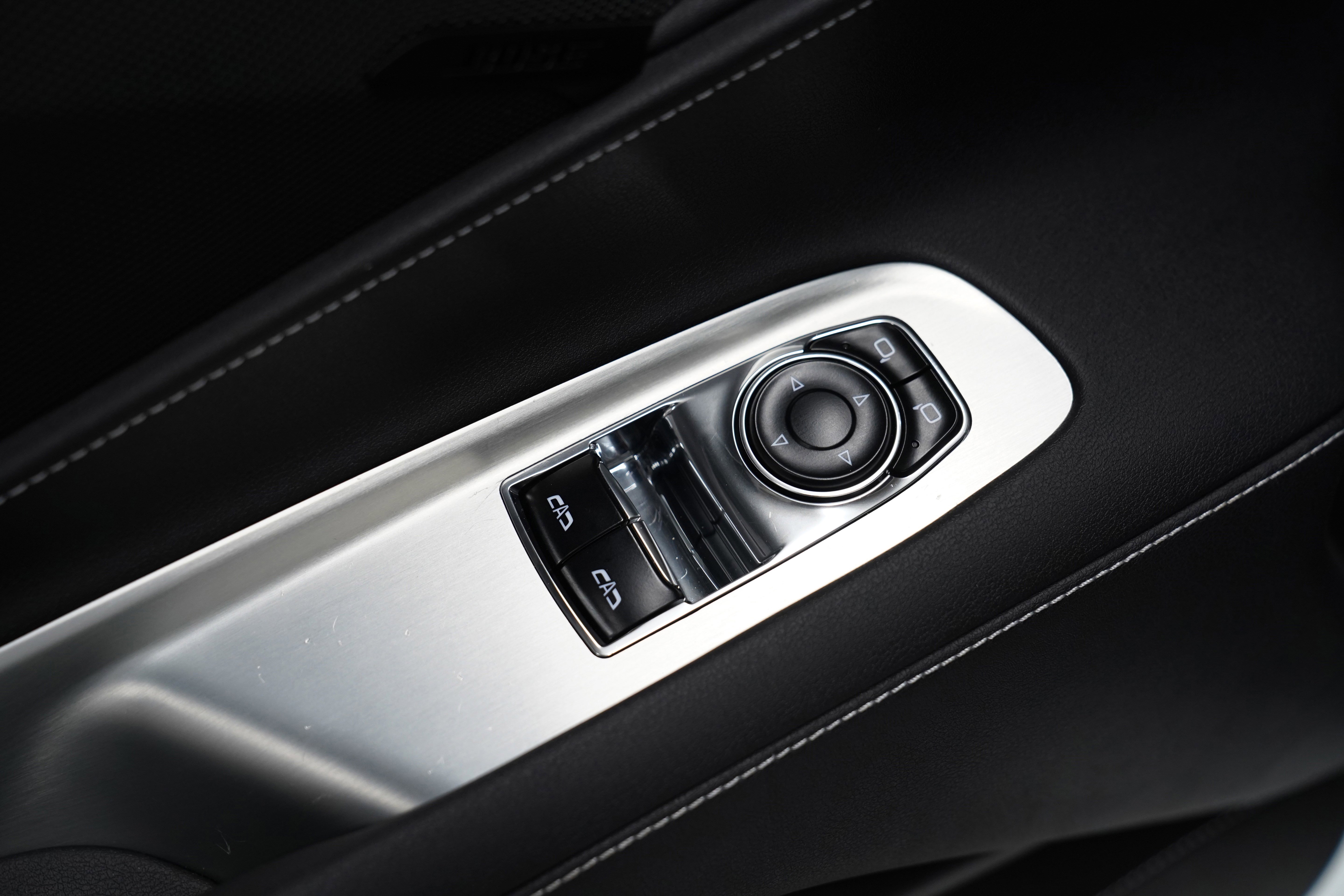 Used 2024 Chevrolet Corvette Stingray Coupe w/ 1LT RWD image 19