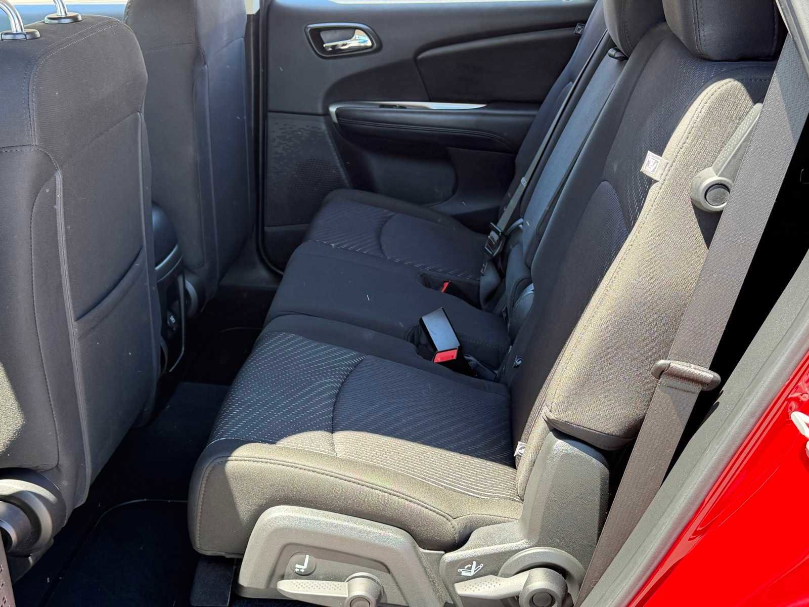 Used 2019 Dodge Journey SE w/ Connectivity Group FWD image 27