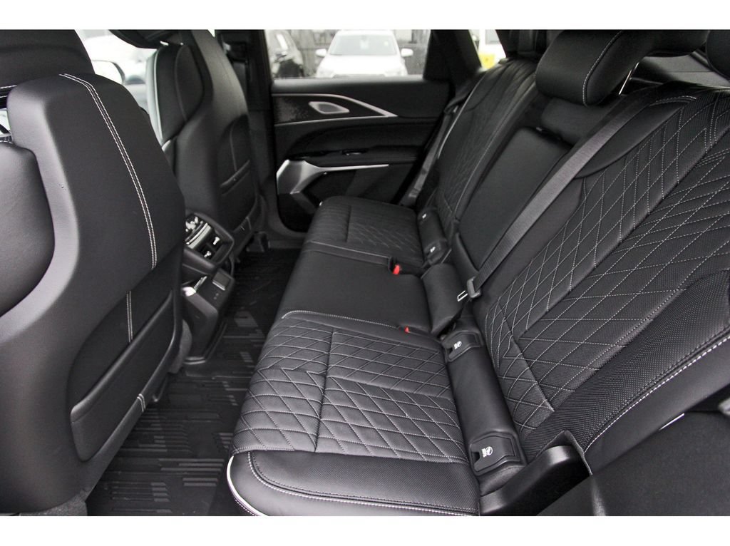 New 2027 Cadillac Lyriq Signature Sport w/ Nappa Leather Package AWD/4WD image 7