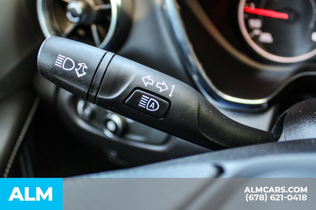 Used 2025 Chevrolet Blazer LT FWD image 30