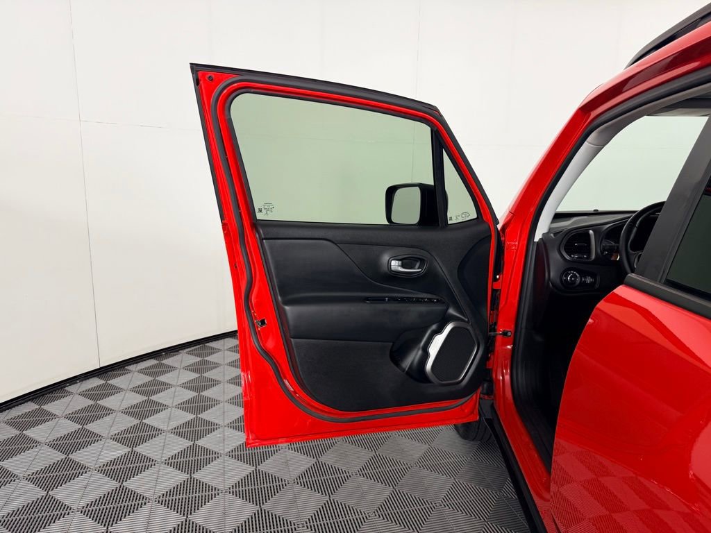 Used 2022 Jeep Renegade Latitude w/ Sun/Sound Group image 25