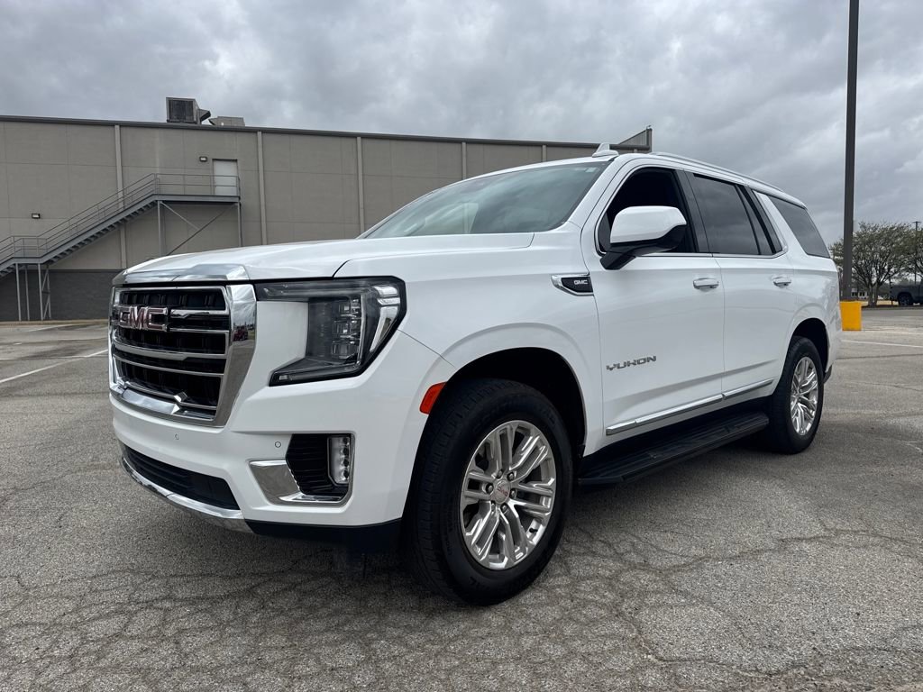 Used 2024 GMC Yukon SLT image 2