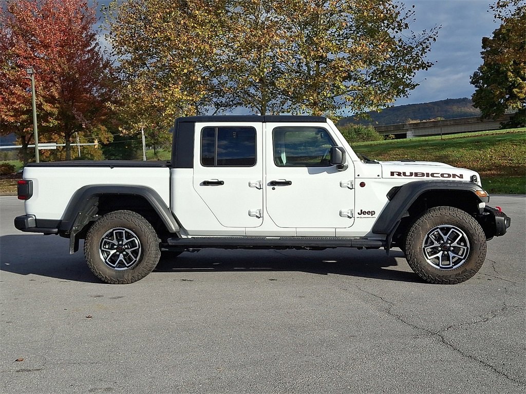 Used 2024 Jeep Gladiator Rubicon w/ Technology Group image 10