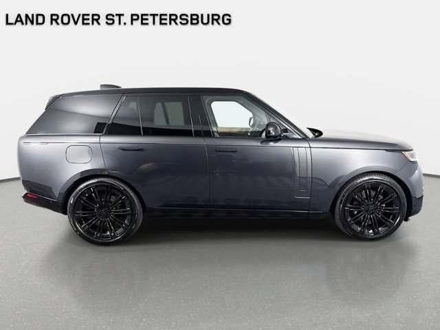 New 2026 Land Rover Range Rover SE image 4