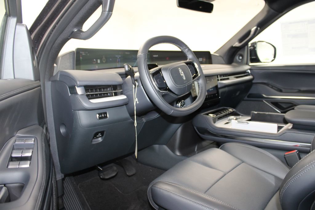 New 2025 Lincoln Navigator Reserve w/ Jet Appearance Package image 23