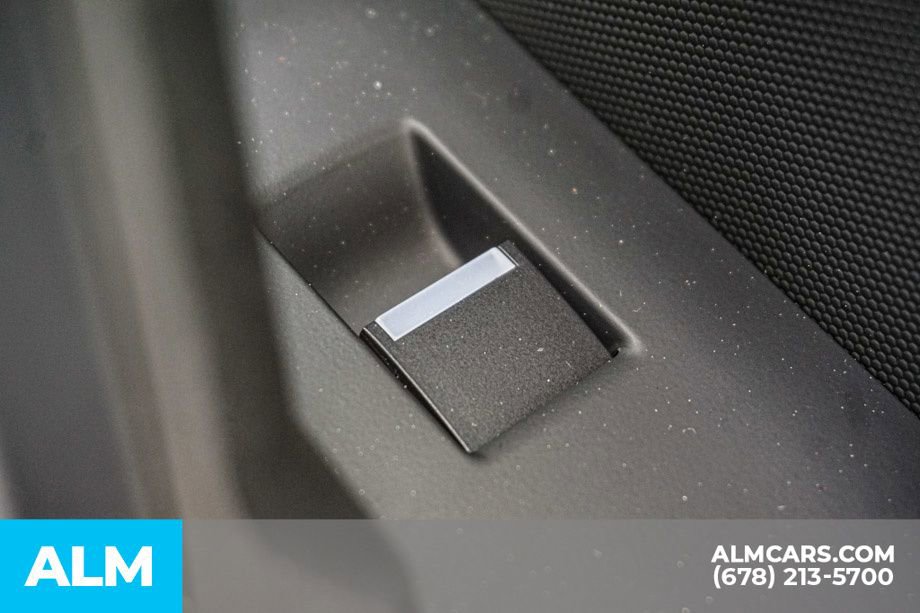 Used 2023 Land Rover Defender 130 SE image 58
