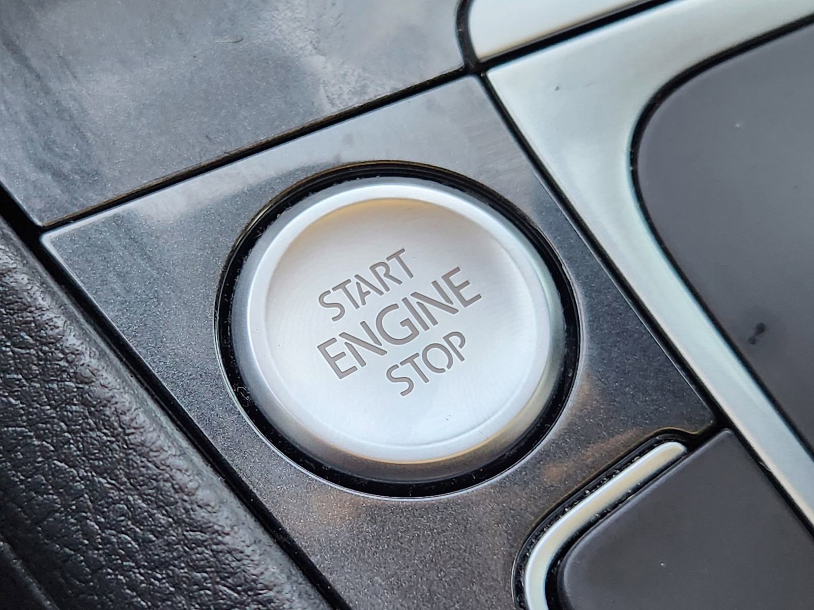 Used 2021 Volkswagen Golf 4-Door image 22