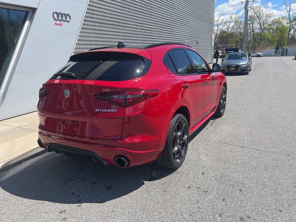 Used 2023 Alfa Romeo Stelvio Veloce AWD/4WD image 26