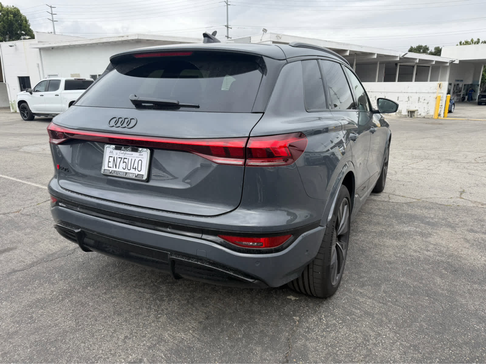 Used 2025 Audi SQ6 e-tron Prestige w/ Red Edition One AWD/4WD image 3