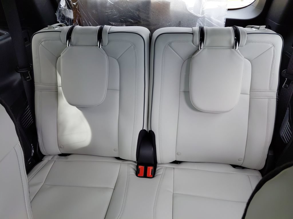 New 2026 Lincoln Aviator Black Label w/ Jet Appearance Package AWD/4WD image 30