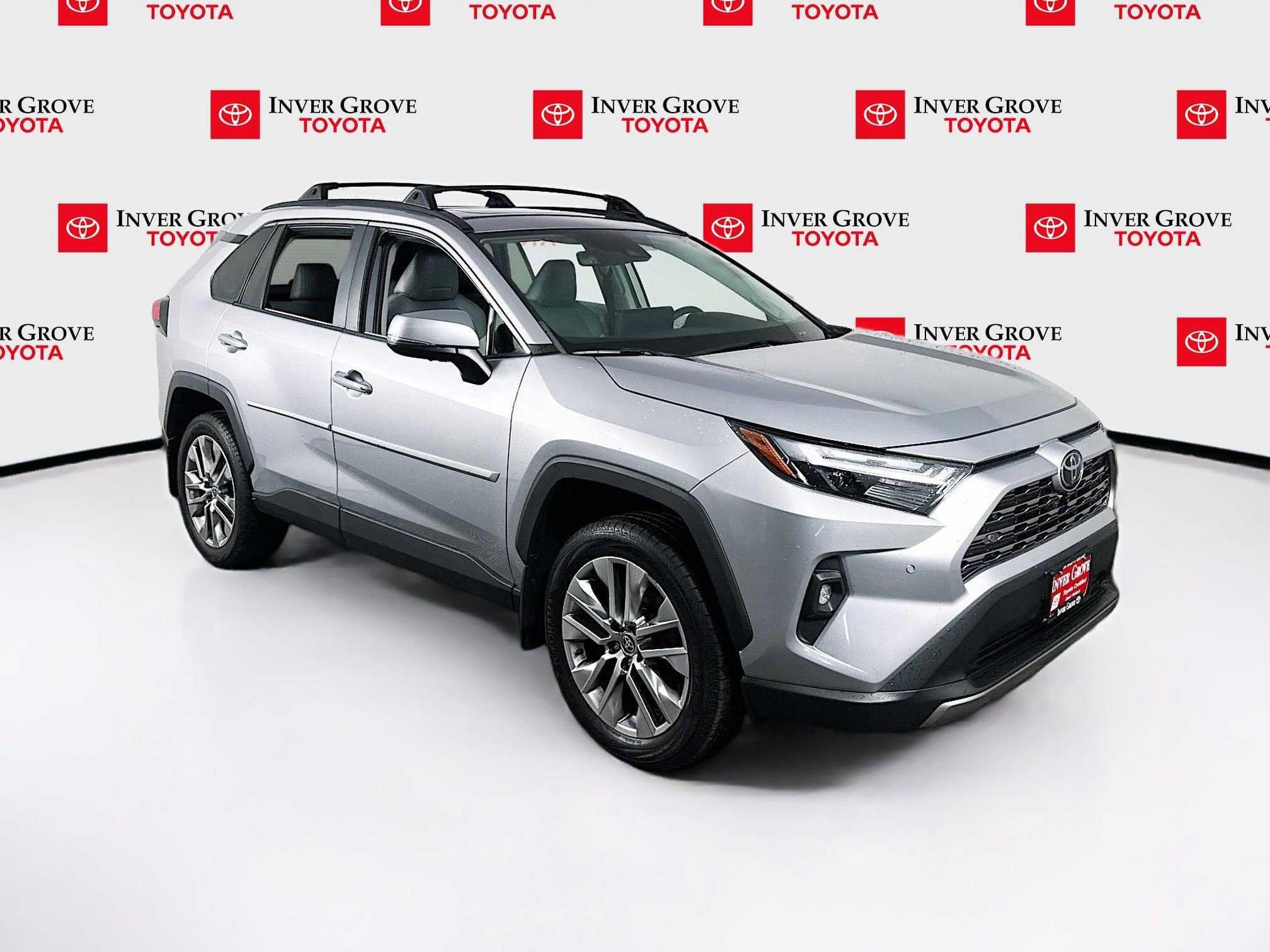 Used 2023 Toyota RAV4 Limited AWD/4WD image 3