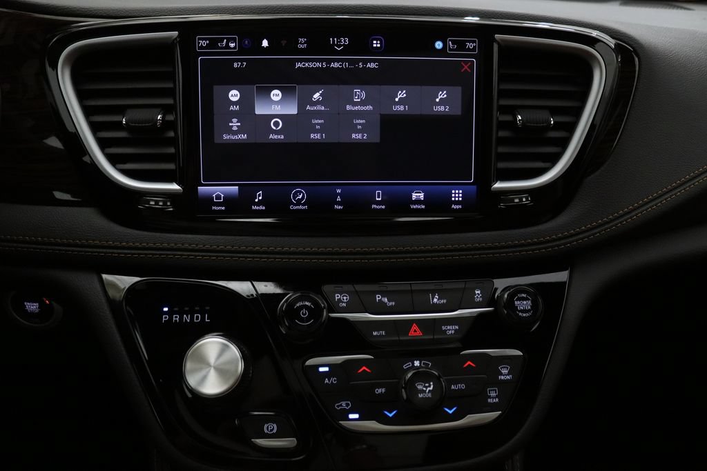 Used 2023 Chrysler Pacifica Pinnacle FWD image 22