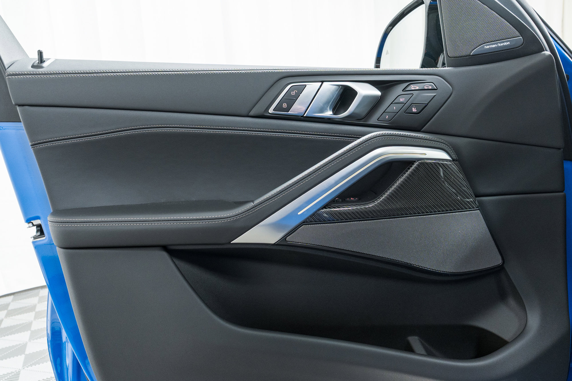 Used 2025 BMW X6 M60i w/ Executive Package image 11