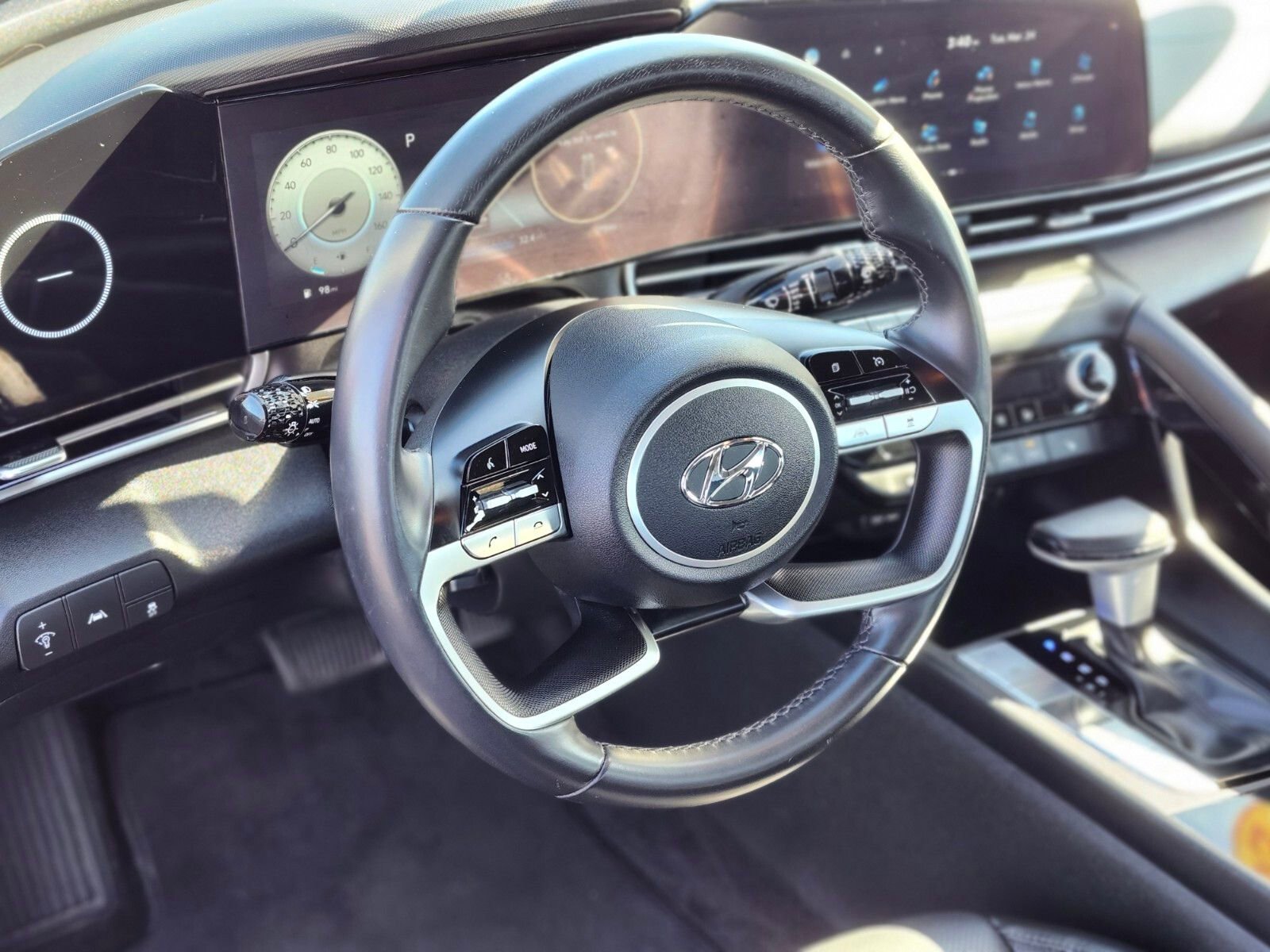 Certified 2023 Hyundai Elantra Limited w/ Cargo Package image 19