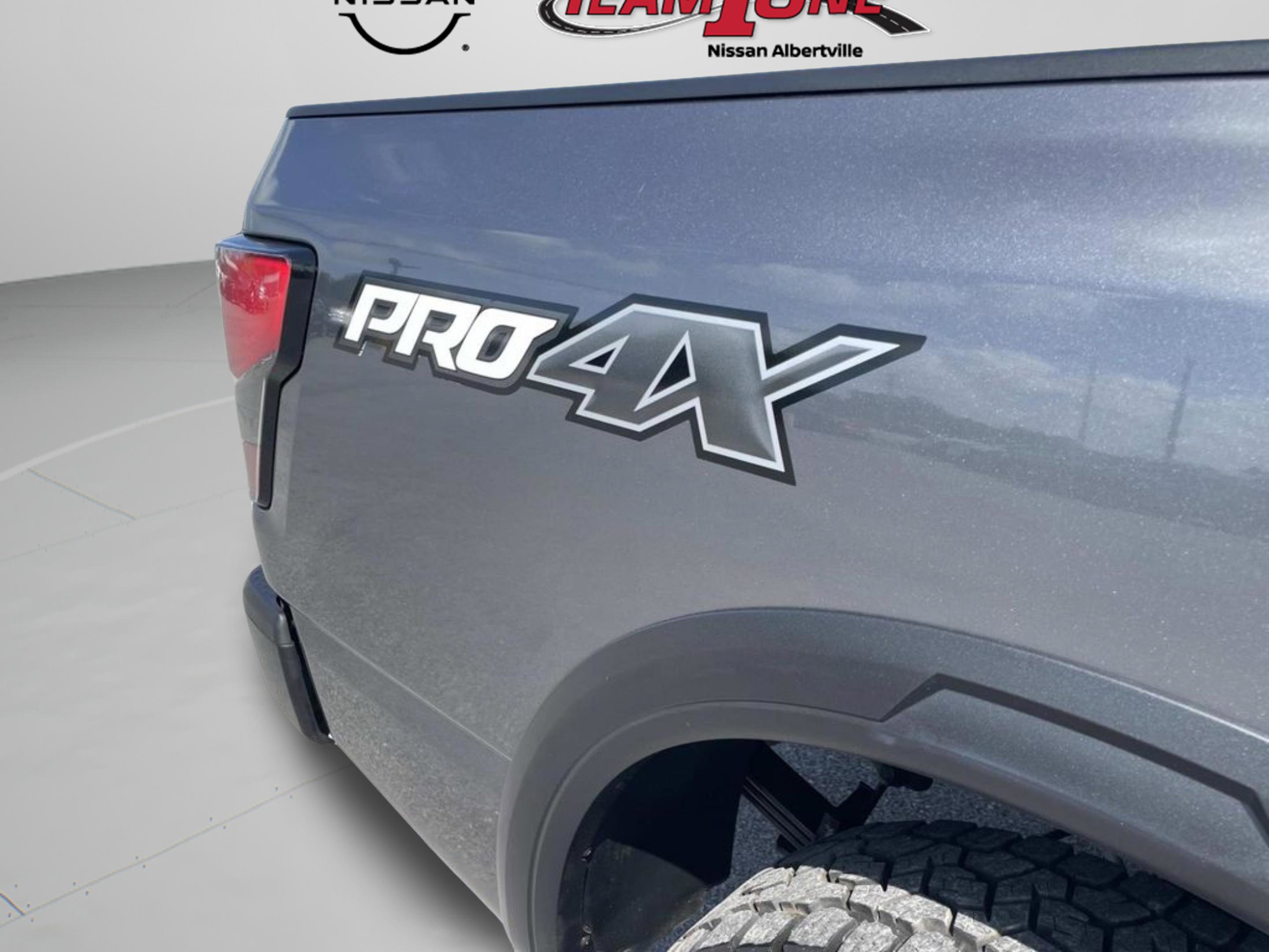 Used 2021 Nissan Titan PRO-4X w/ Pro-4x Convenience Package AWD/4WD image 32