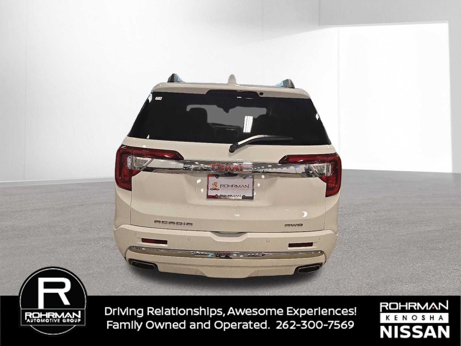 Used 2023 GMC Acadia Denali w/ Denali Ultimate Package AWD/4WD image 4