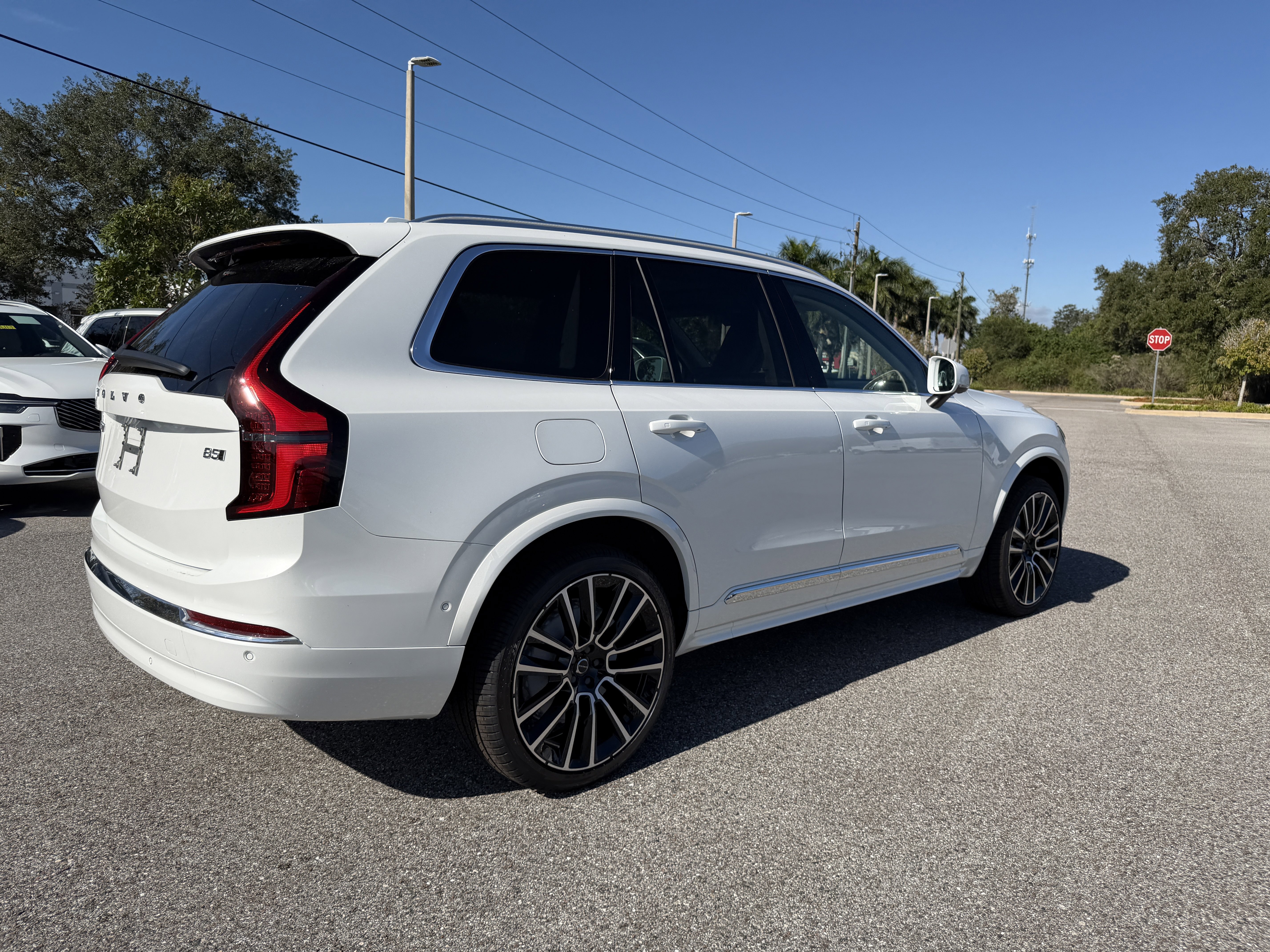 New 2026 Volvo XC90 B5 Ultra image 3