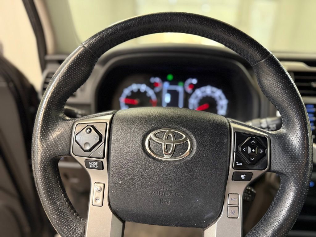 Used 2020 Toyota 4Runner SR5 AWD/4WD image 8
