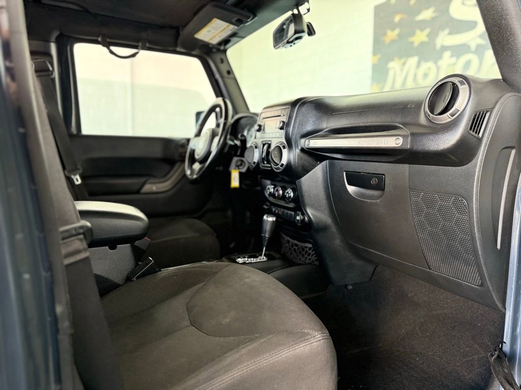 Used 2017 Jeep Wrangler Unlimited Willys image 22