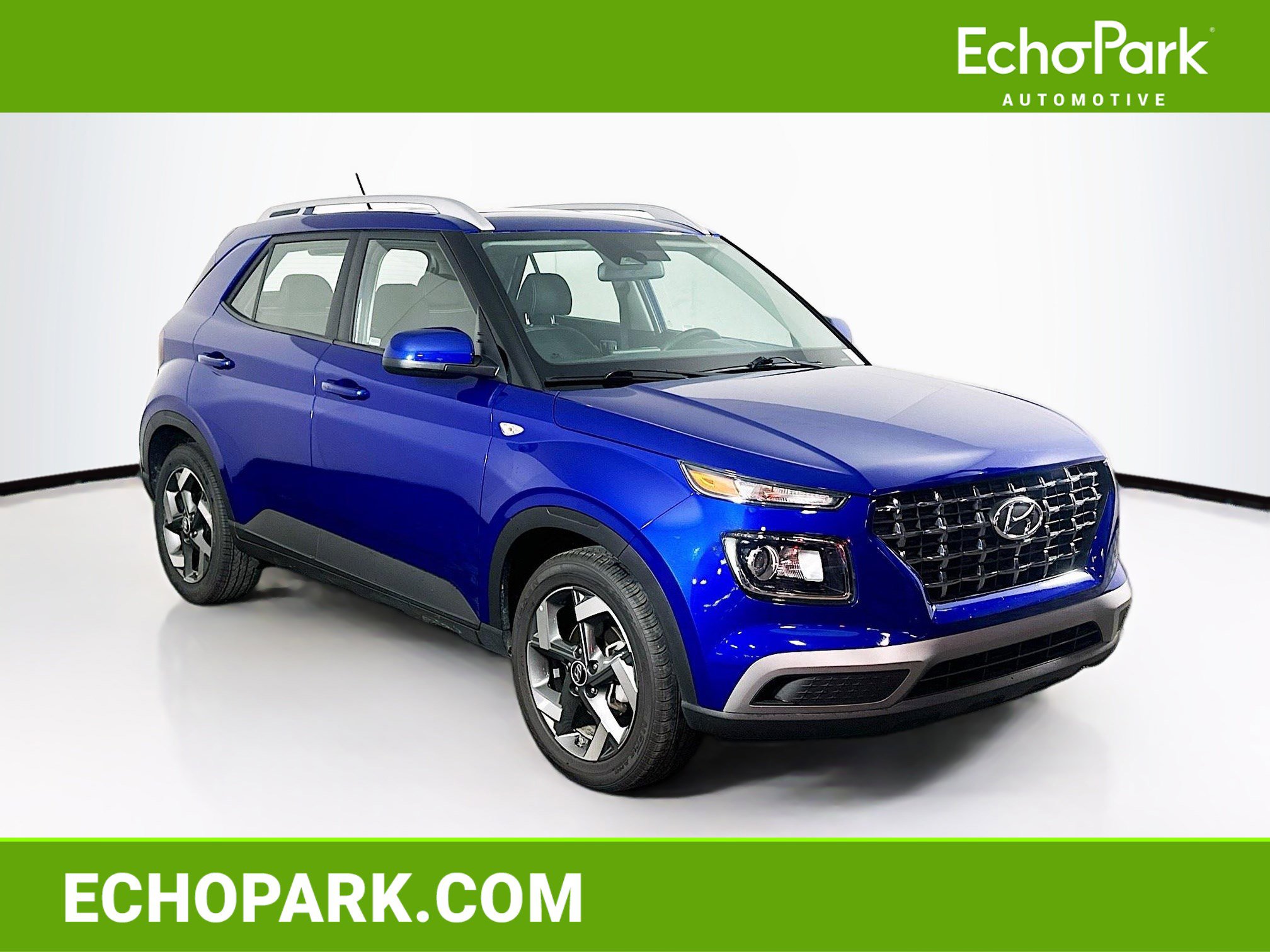 Used 2025 Hyundai Venue SEL FWD image 1